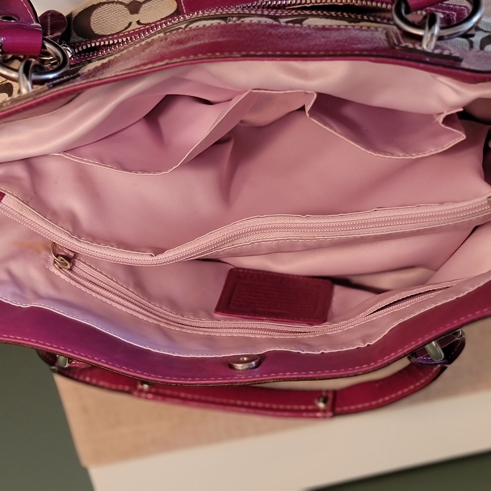 COACH Handbag Signature Canvas with Fuchsia Patent Leather Trim - Large - Picture 12 of 16